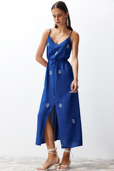 Indigo A-cut Embroidered V-neck Midi Woven Dress Twoss23el01431