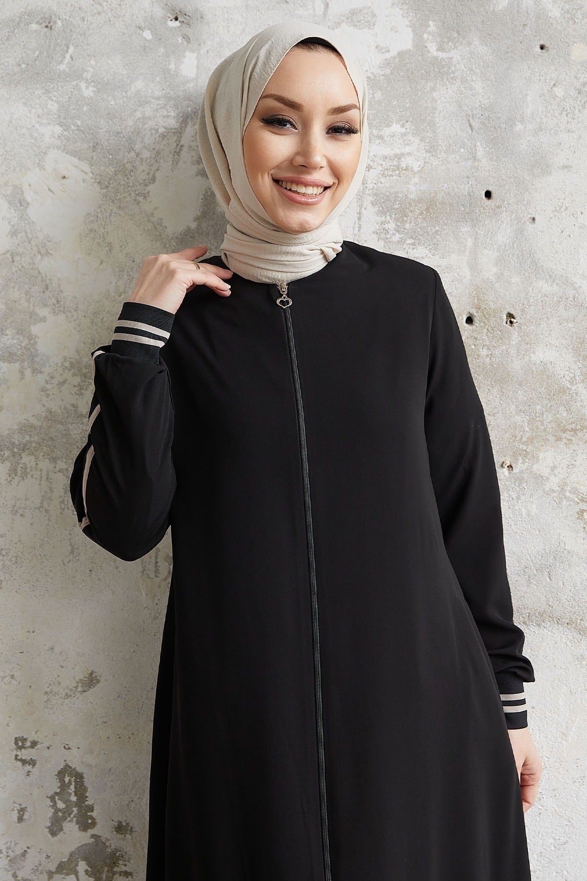 Hazel Stripe Pattern Ribbed Abaya - Black Ms00tz67211