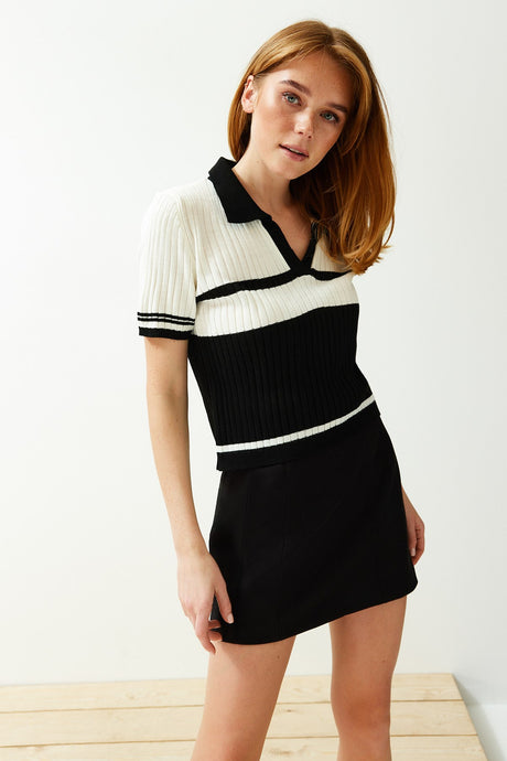 Black Polo Collar Color Block Knit Sweater Twoss24kz00020