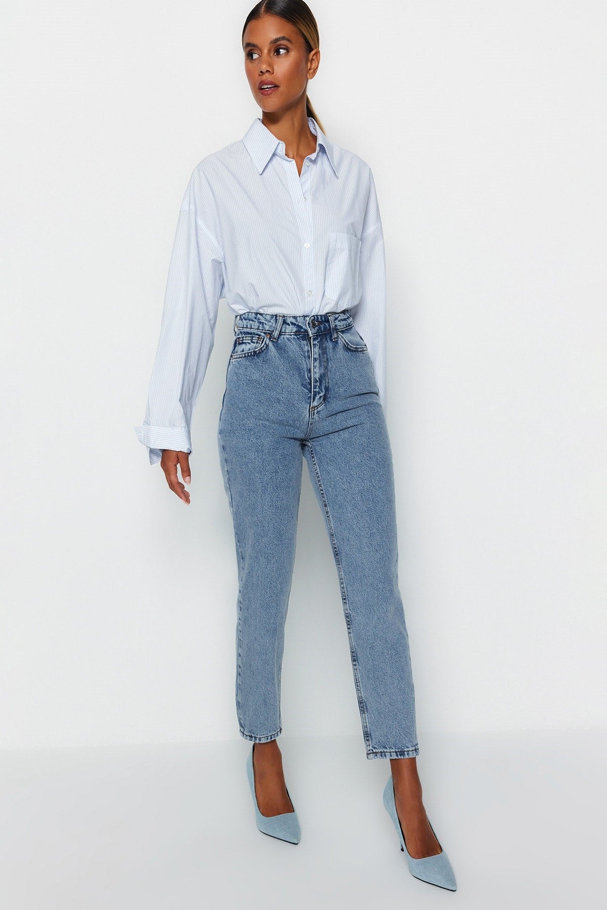 Light Blue High Waist Mom Jeans Twoss23je00067