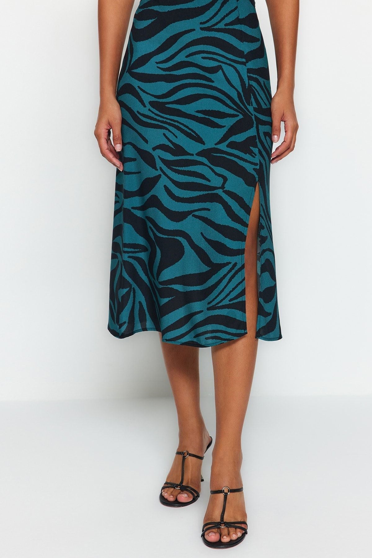 Black Slit Detailed Viscose Fabric Animal Print Midi Woven Skirt Twoaw22et0447