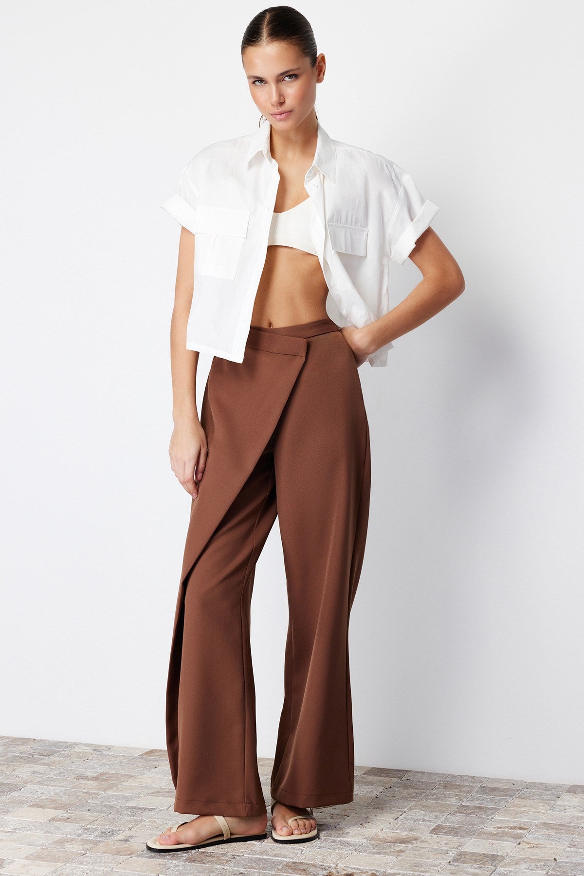 Brown Wide Leg/wide Leg Cross Closure Detailed Woven Pants Twoss24pl00092