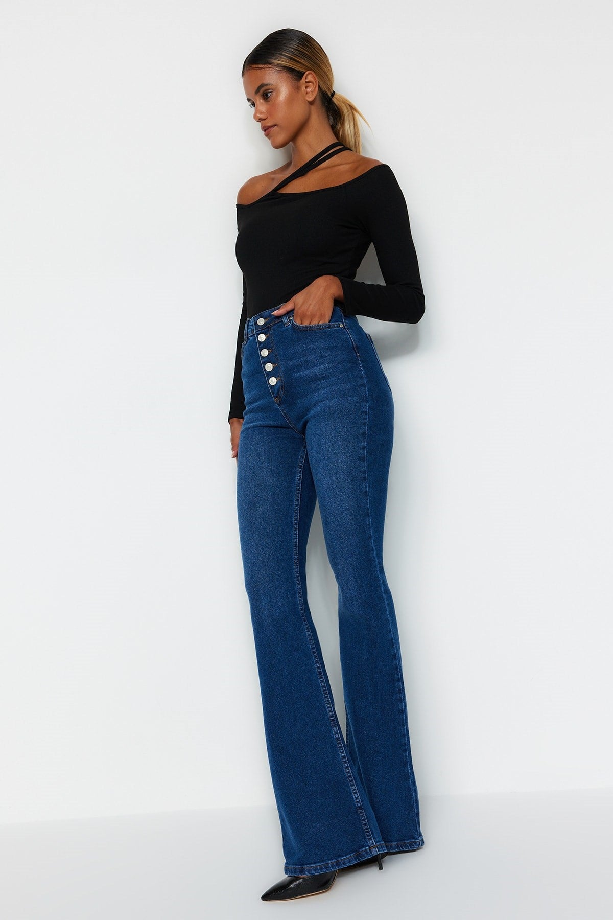 Black Front Buttoned High Waist Flare Jeans Twoss20je0111