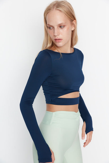 Black Crop Window/cut Out And Thumb Hole Detailed Sports Blouse Twoaw21bz0156