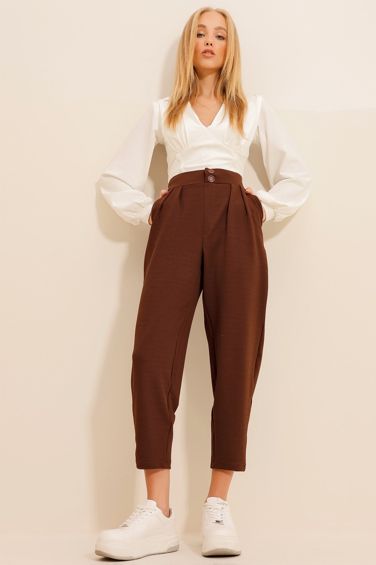 Women's Coffee High Waist Carrot Pants Alc-x11148