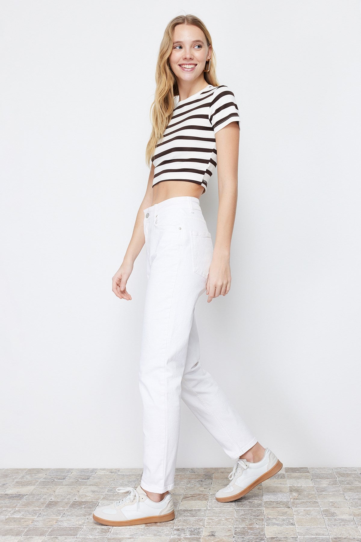 White More Sustainable High Waist Mom Jeans Twoss24je00122