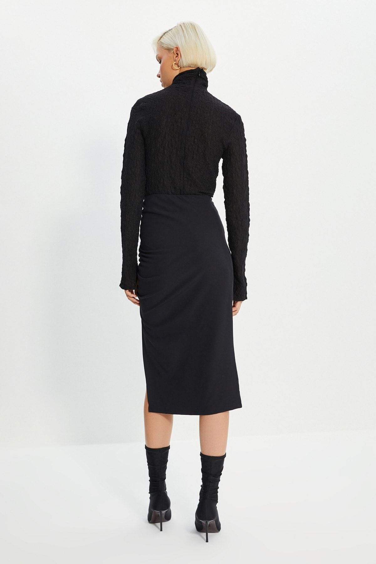 Black Basic Slit Detailed Midi Woven Skirt Twoss20et0045