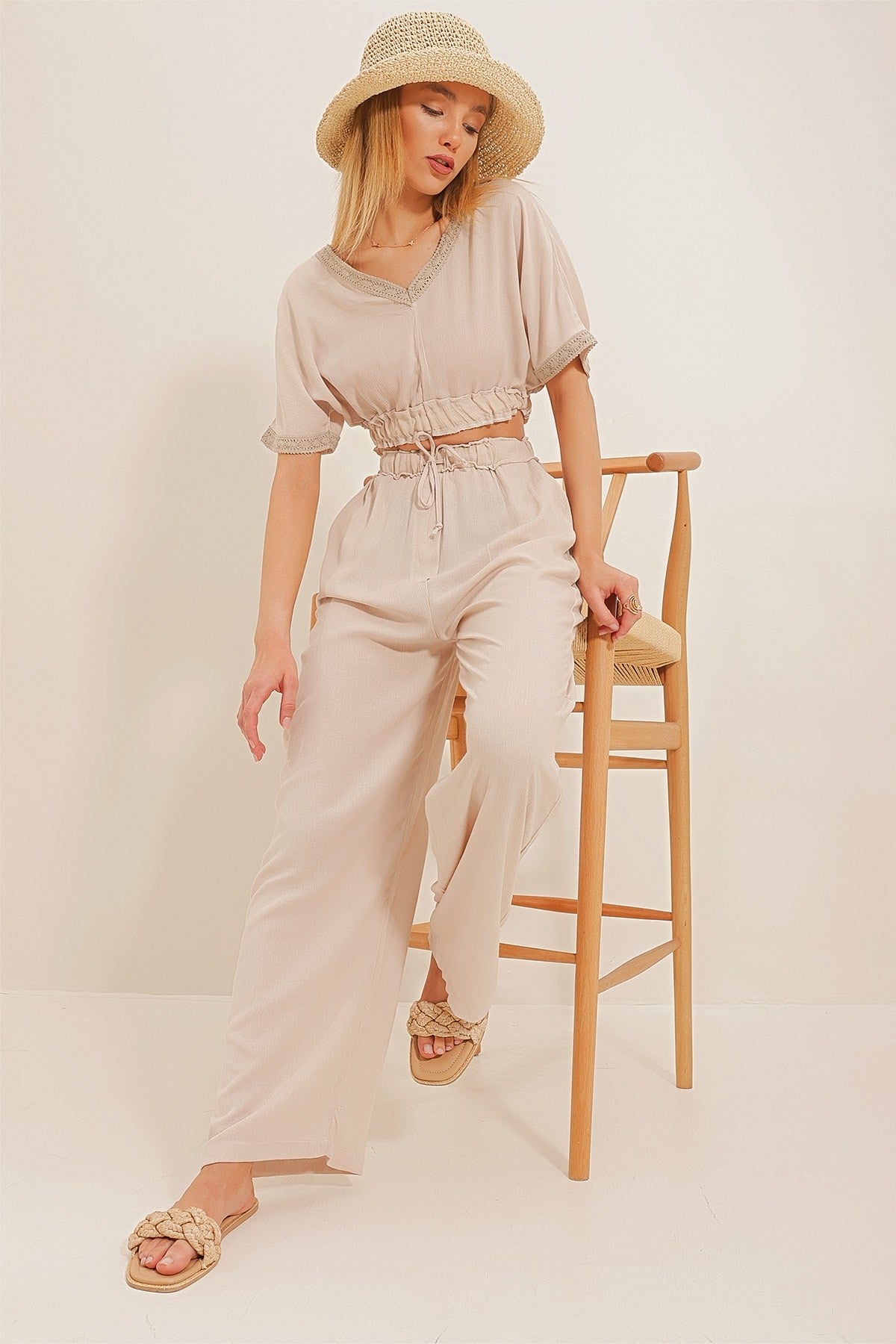 Women's Light Beige Collar Striped Crop Top And Palazzo Pants Suit Alc-x10652