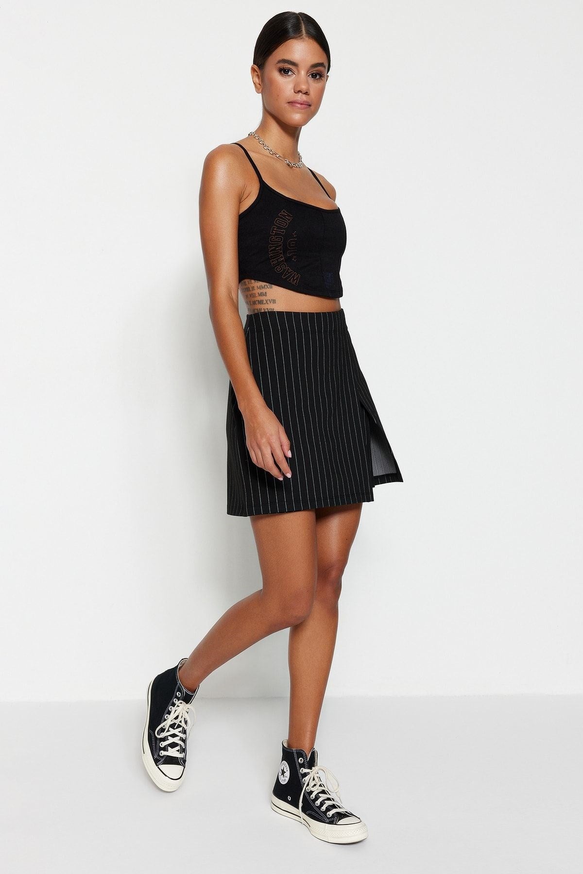 Black Smart Striped Mini High Waist Knitted Shorts Skirt Twoss23sr00076