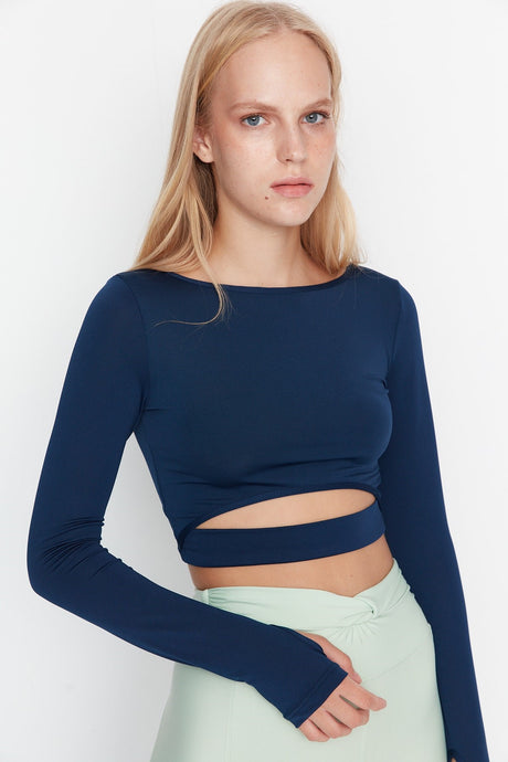 Black Crop Window/cut Out And Thumb Hole Detailed Sports Blouse Twoaw21bz0156