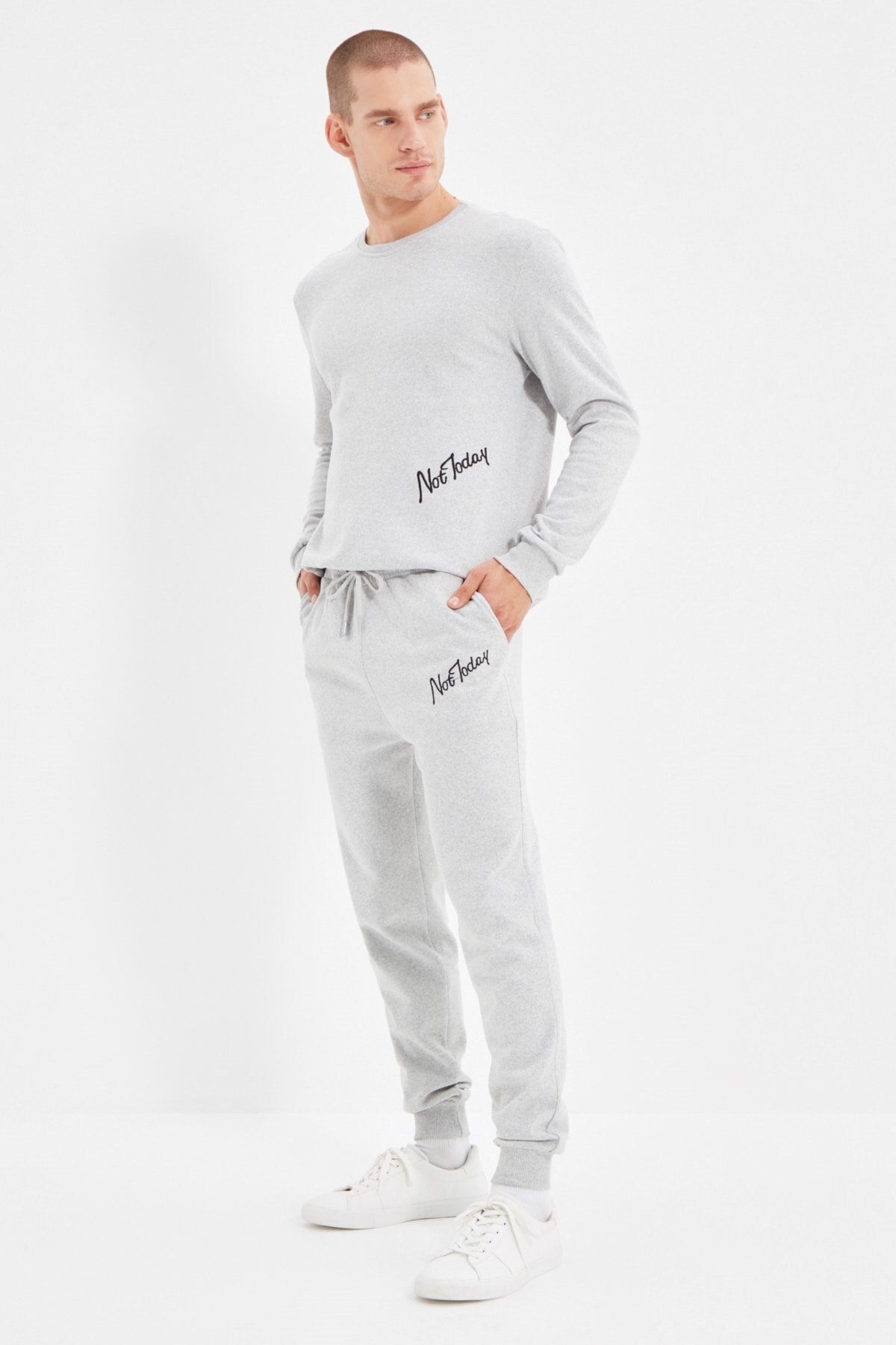 Grey Men's Regular/regular Fit Polarized Summer Embroidered Tracksuit Tmnaw21em0082