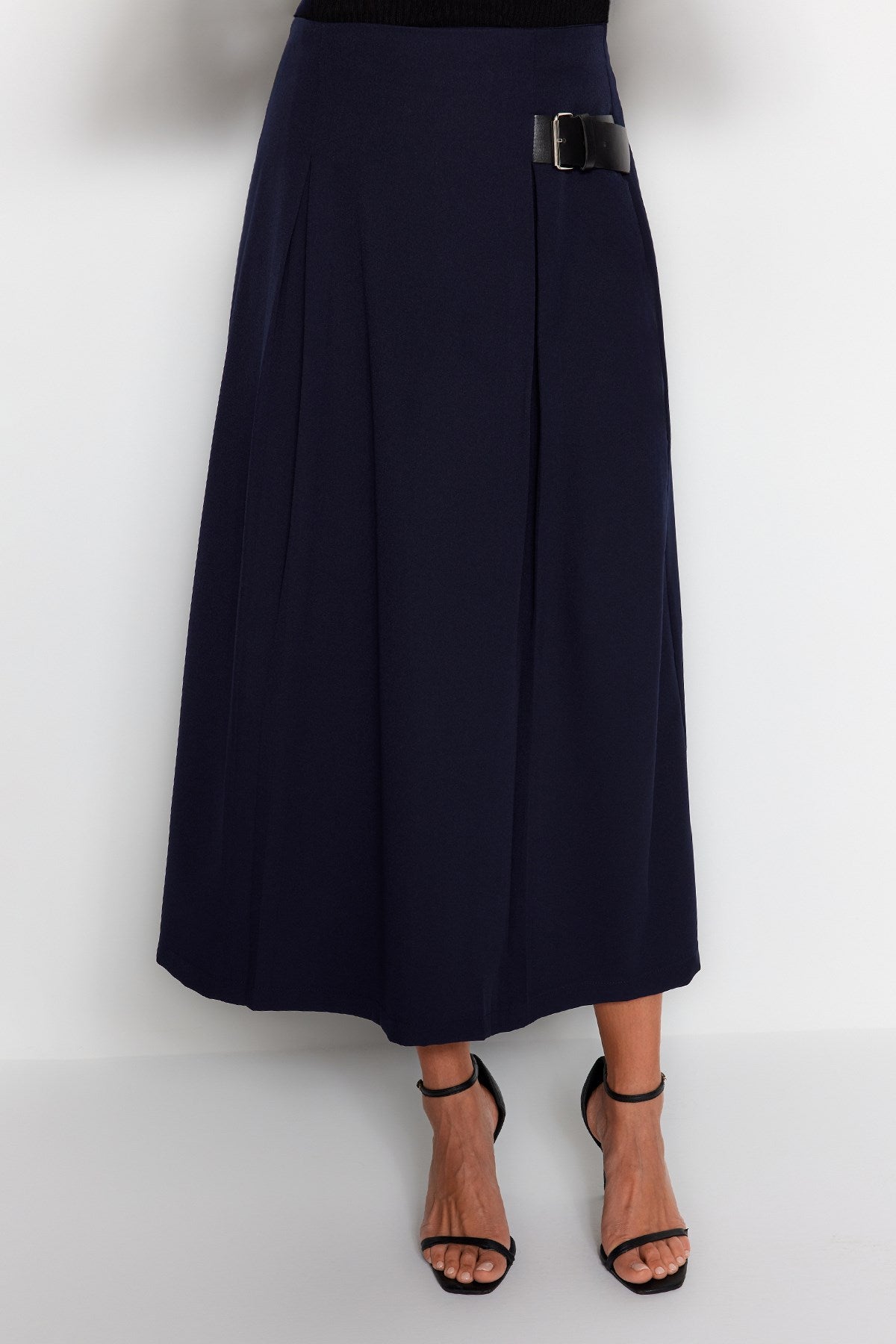 Navy Blue Belt Detailed Woven Skirt Tctaw24ee00014