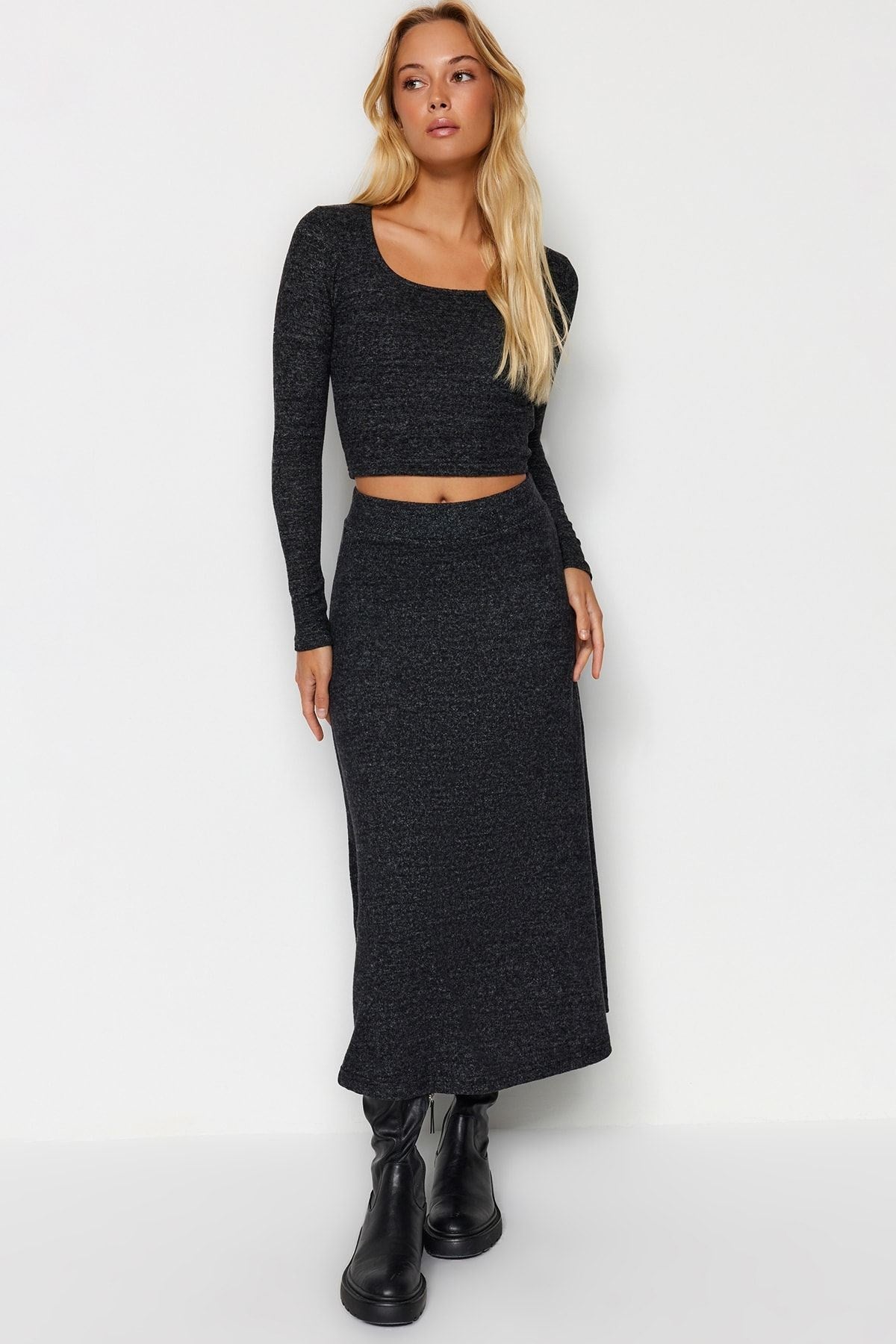 Anthracite High Waist Flared Form Chunky Knit Skirt Twoaw24et00249