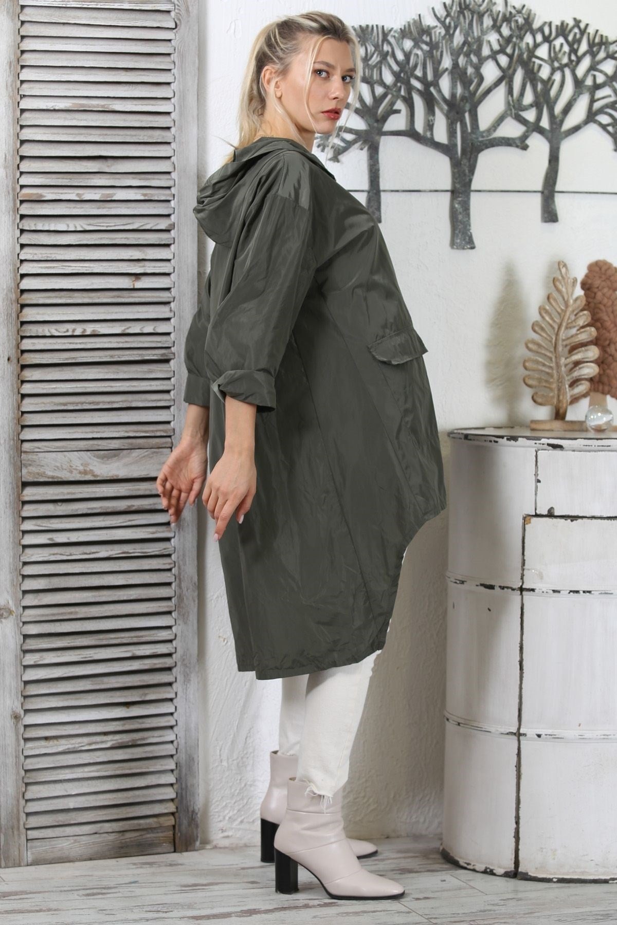 Italian Black Long Sleeve Zipper Double Pockets Raincoat Hooded Back Long Woven Trench Coat M1021060