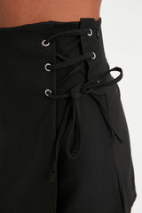 Black Lacing And Eyelash Detailed Woven Shorts Skirt Twoaw21sr0038