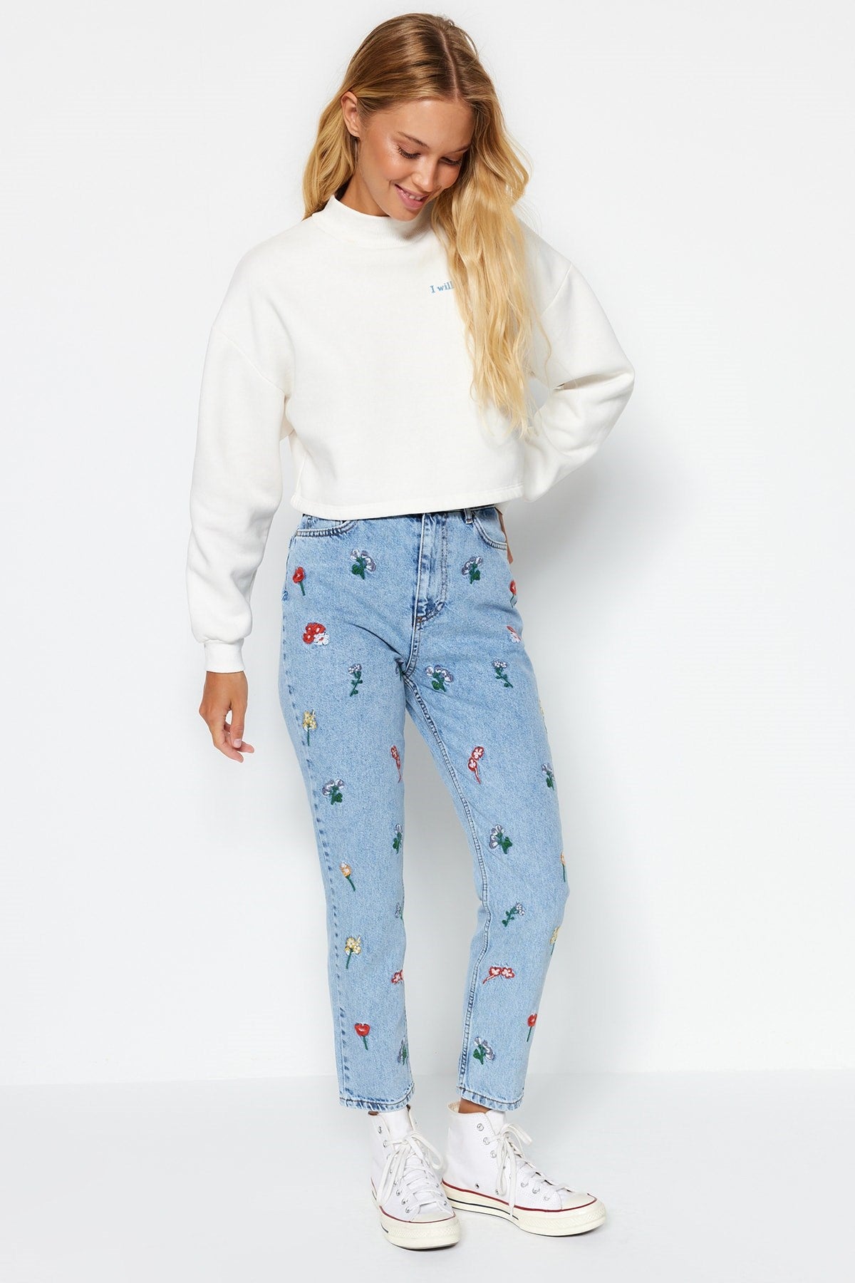 Blue Embroidered High Waist Mom Jeans Twoss21je0591