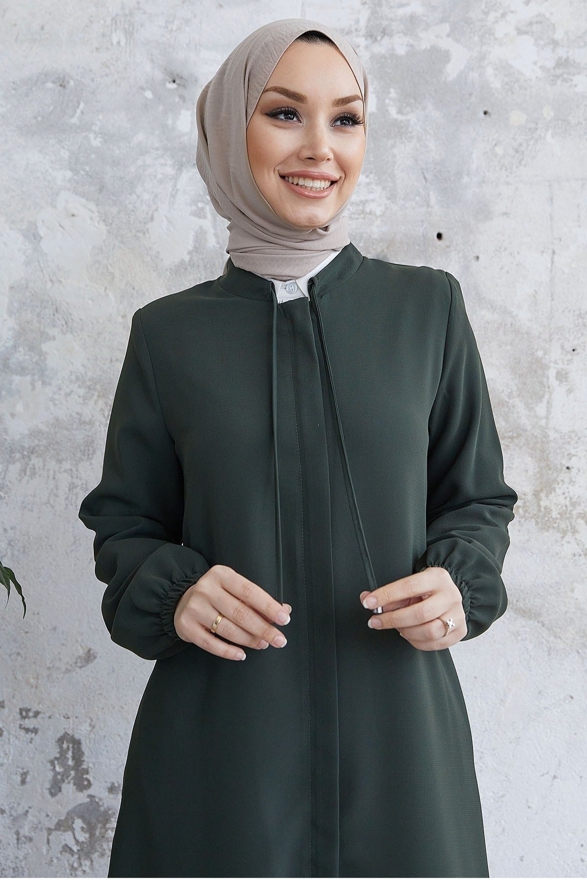 Hidden Patched Abaya With Lace-up Collar - Black Ms00tp00054