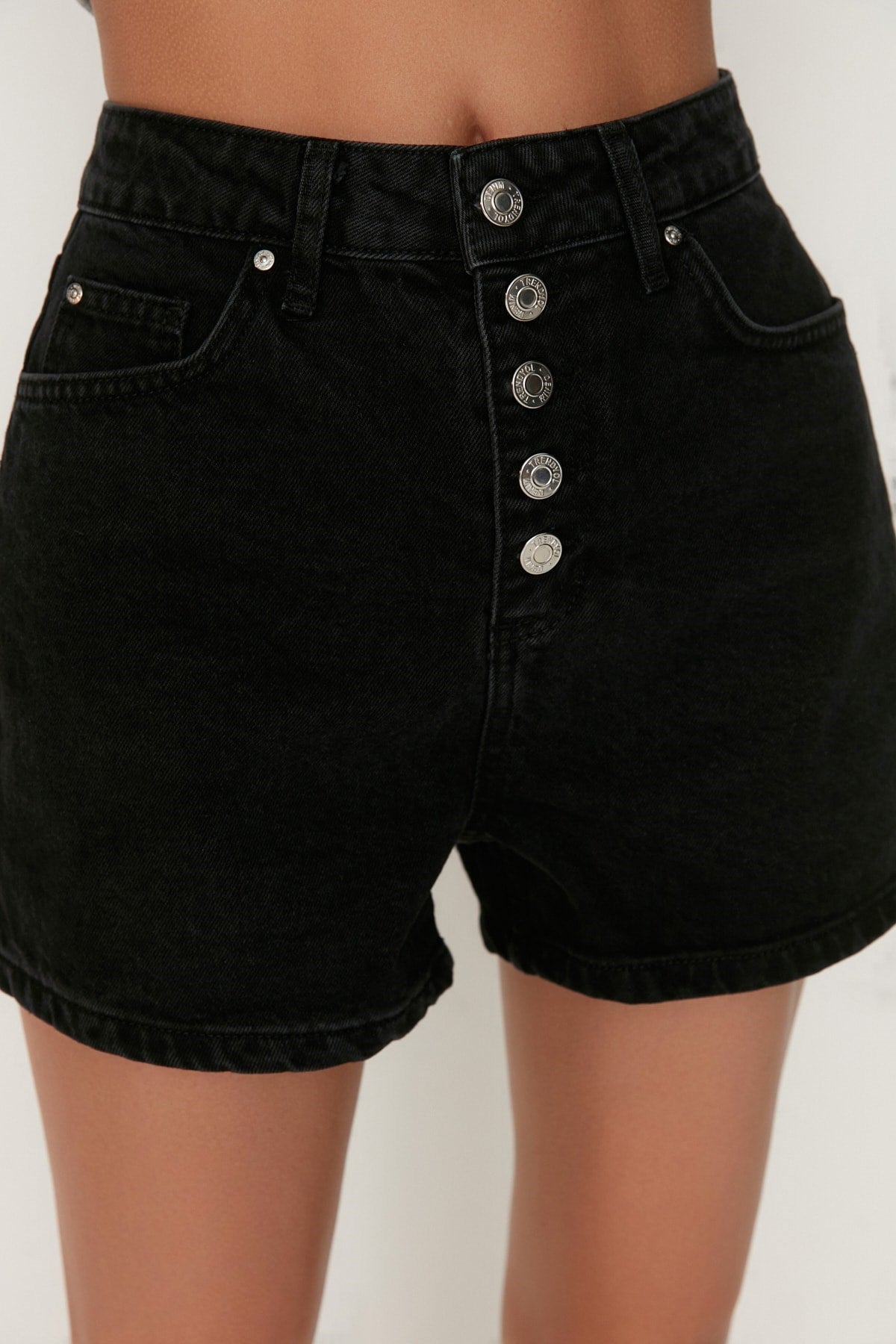 Black Front Buttoned High Waist Denim Shorts Twoss22sr00112