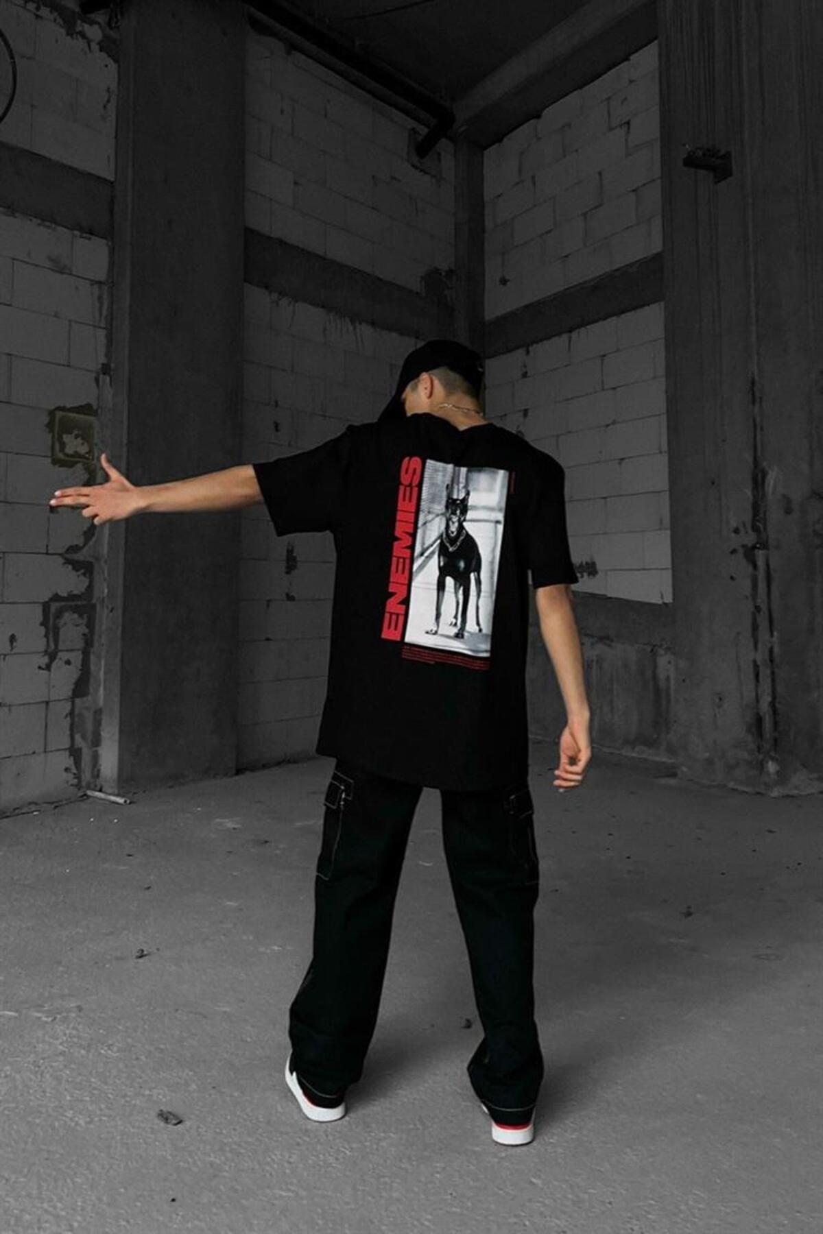 Enemies Back Printed Black Oversize T-shirt Flaw-036-005-060