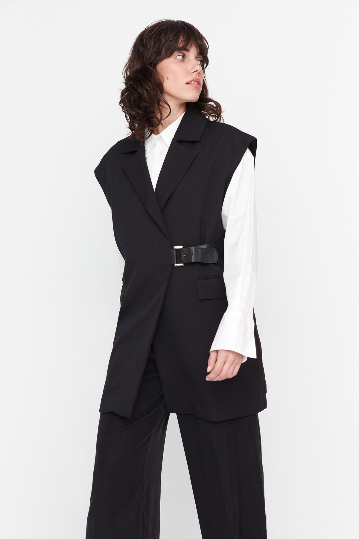 Black Waist Half Belt Closure Woven Vest Tctaw23yl00006