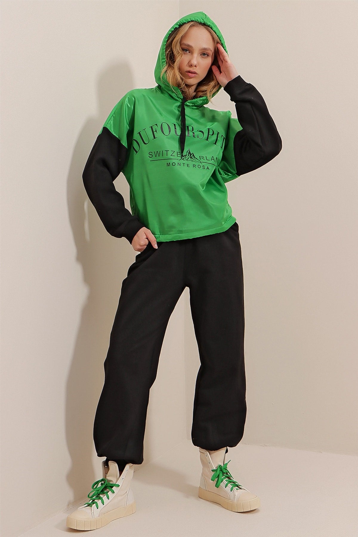 Women's Green Hooded Front Printed Inner Polar Parachute Fabric 3 Thread Tracksuit Suit Alc-x9513