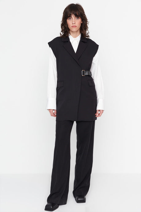 Black Waist Half Belt Closure Woven Vest Tctaw23yl00006