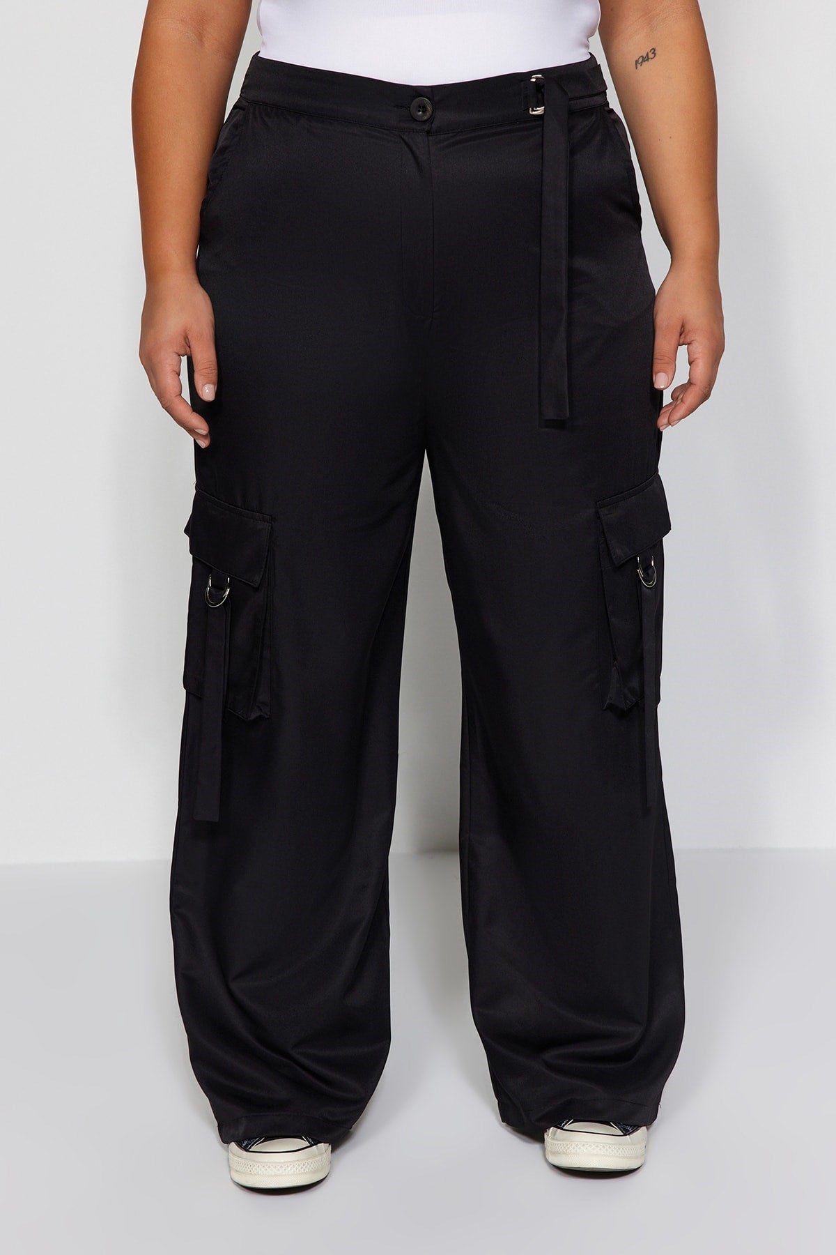 Black Wide Leg Parachute Woven Pants Tbbaw24ar00010