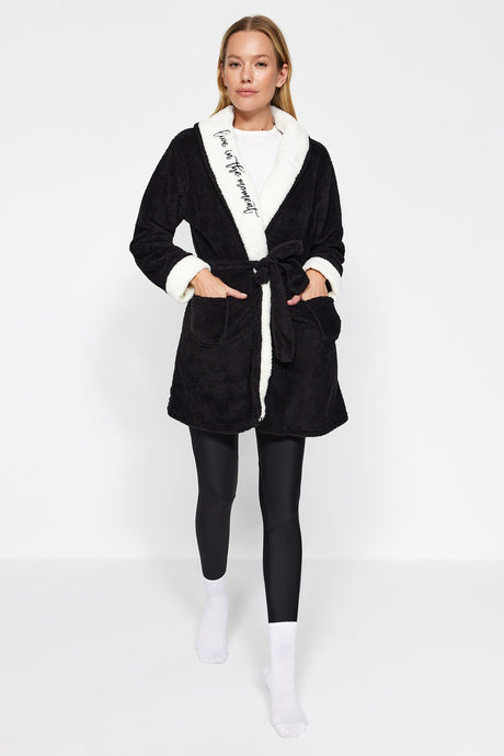 Black Pocket Slogan Embroidered Wellsoft Knitted Dressing Gown Thmaw24sb00017