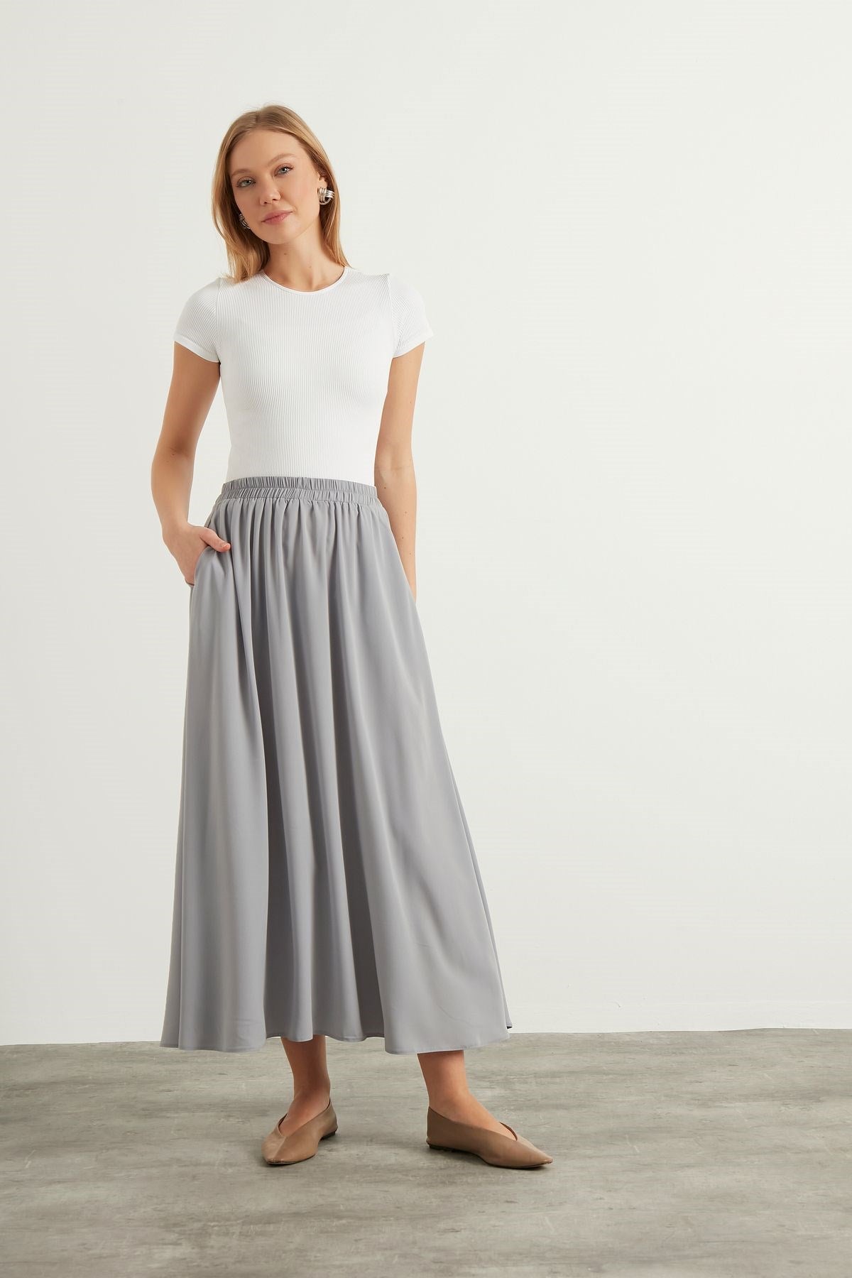 Gray Flared Skirt Brglbktset001