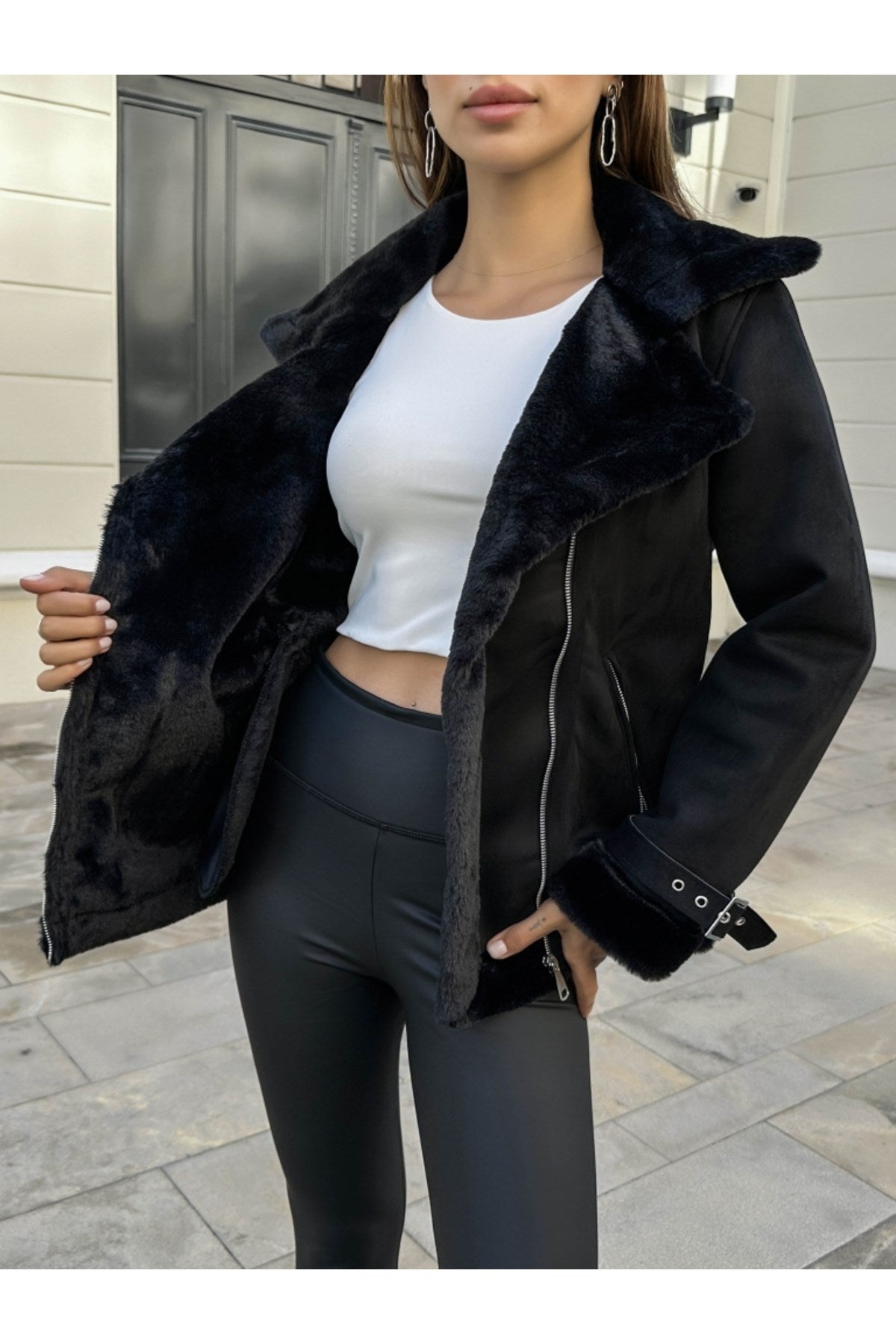 Black Belt Detailed Fur Coat Tyc00675238523