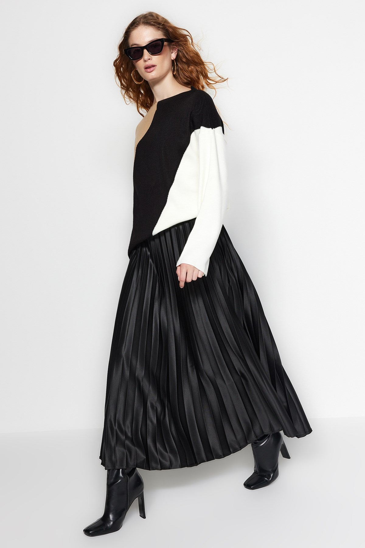 Black Pleated Woven Skirt Tctaw24ee00010