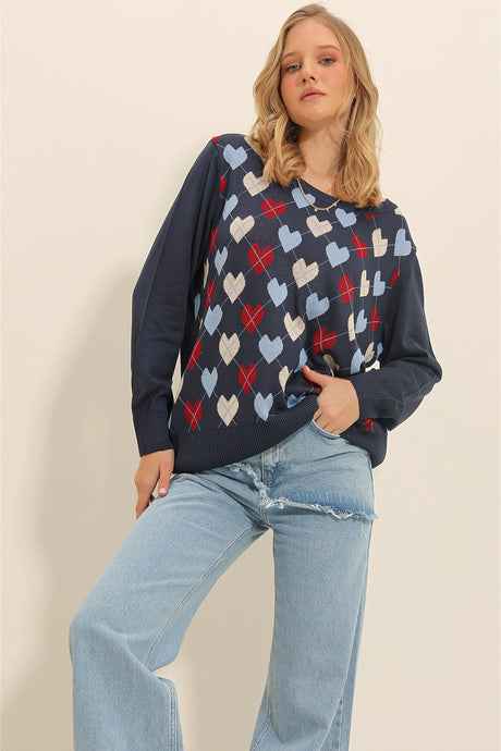 Women's Navy Boat Neck Heart Motif Oversize Knitwear Sweater Alc-x11342