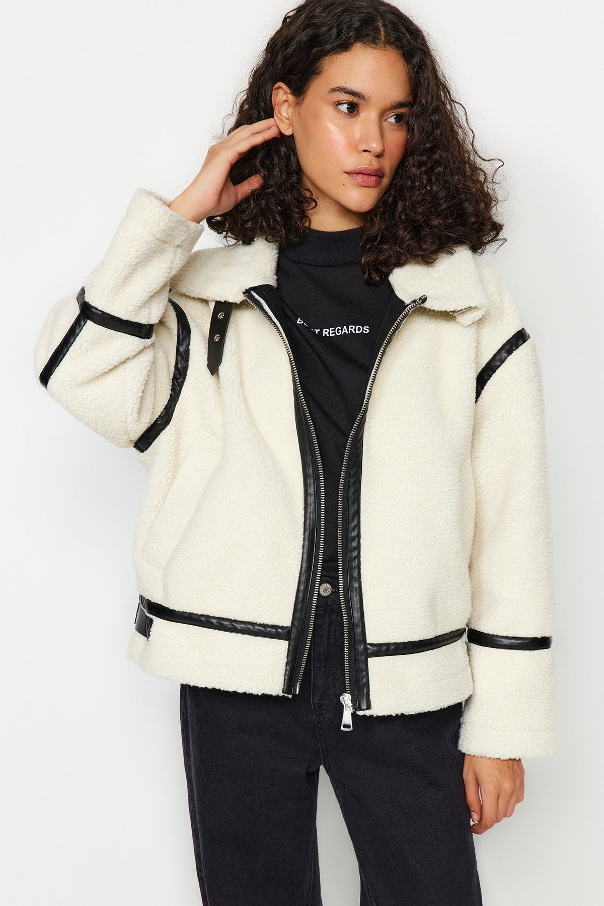 White Plush Faux Leather Detailed Coat Twoaw24kb00215