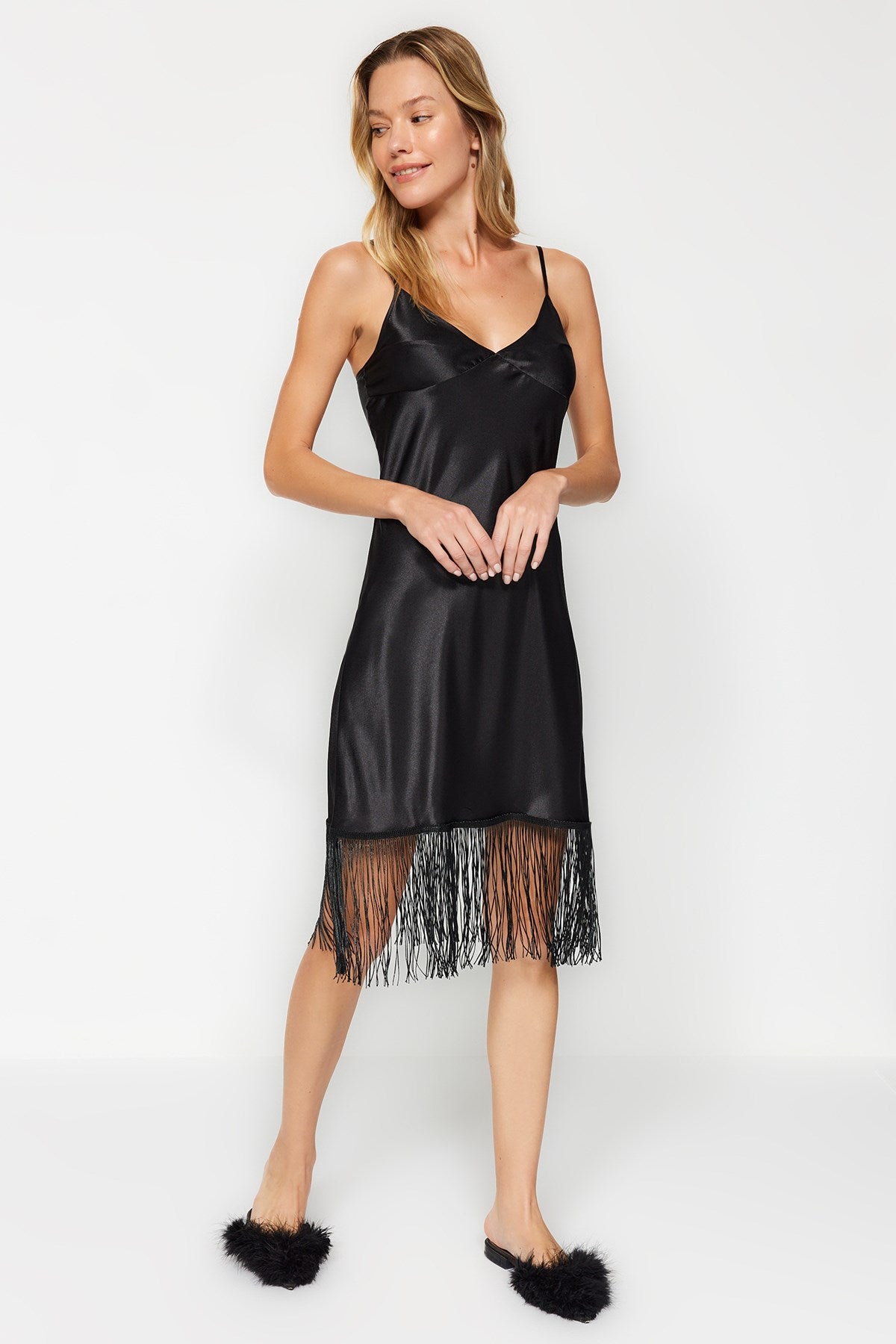 Black Tassel Detailed Satin Woven Nightgown Thmaw24gc00007