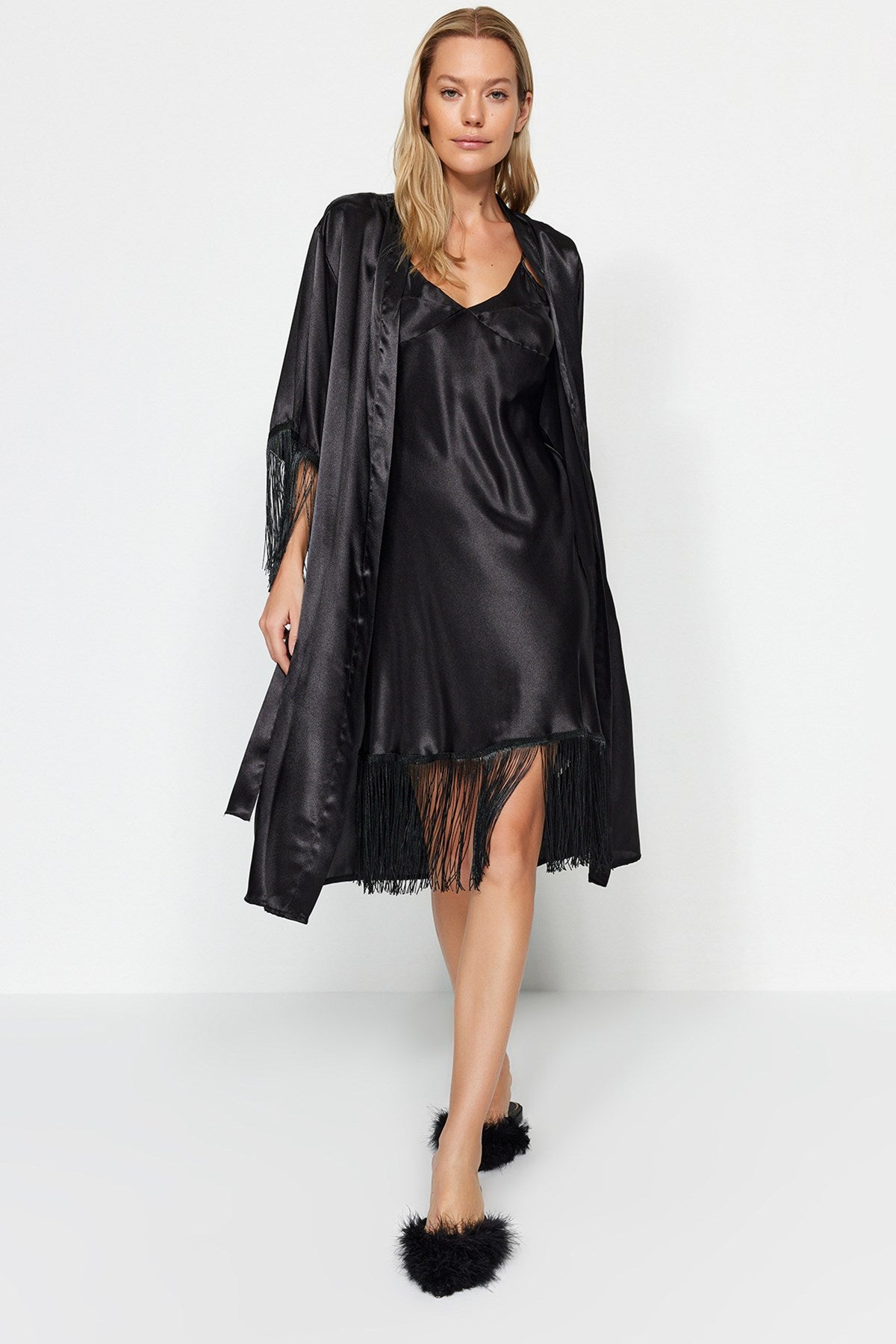 Black Satin Tassel Detailed Woven Dressing Gown Thmaw24sb00008