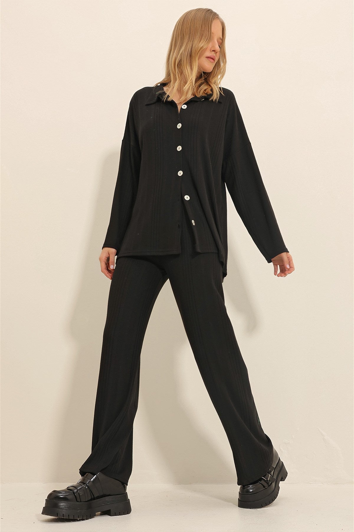 Women's Black Front Buttoned Knitwear Cardigan And Palazzo Pants Duo Suit Alc-x11323