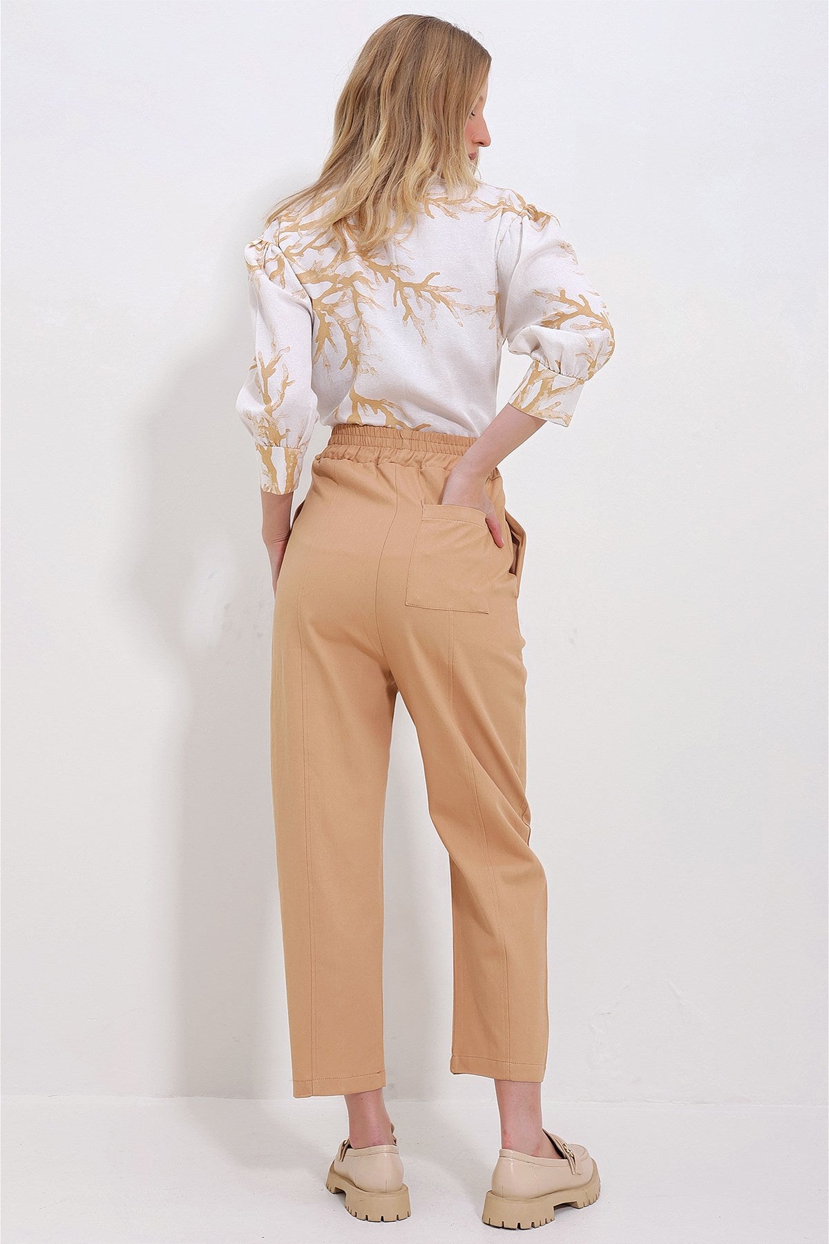 Women's Camel 3 Pockets Waist Elastic Front Stitched Gabardine Pants Alc-x11417