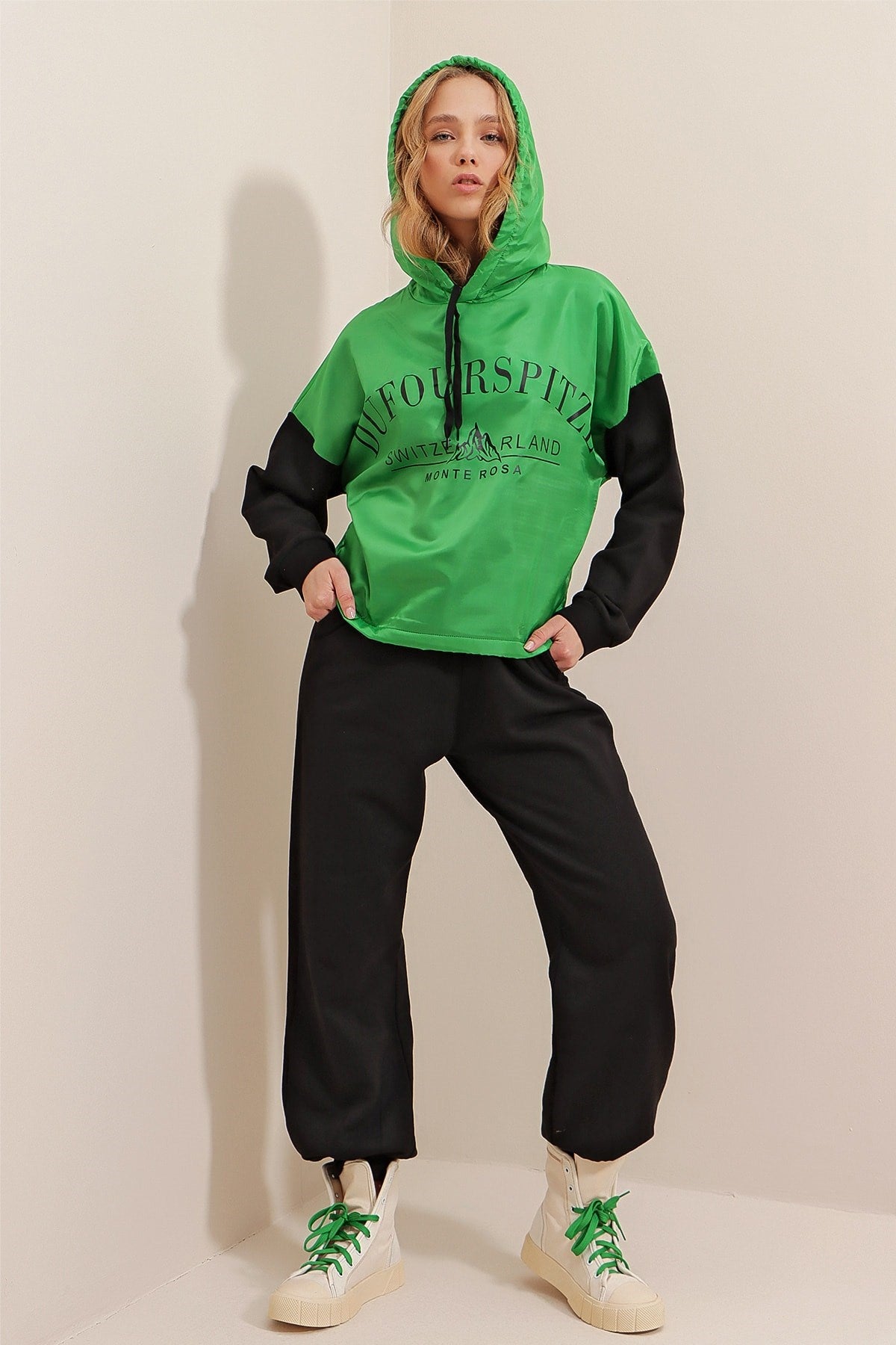 Women's Green Hooded Front Printed Inner Polar Parachute Fabric 3 Thread Tracksuit Suit Alc-x9513