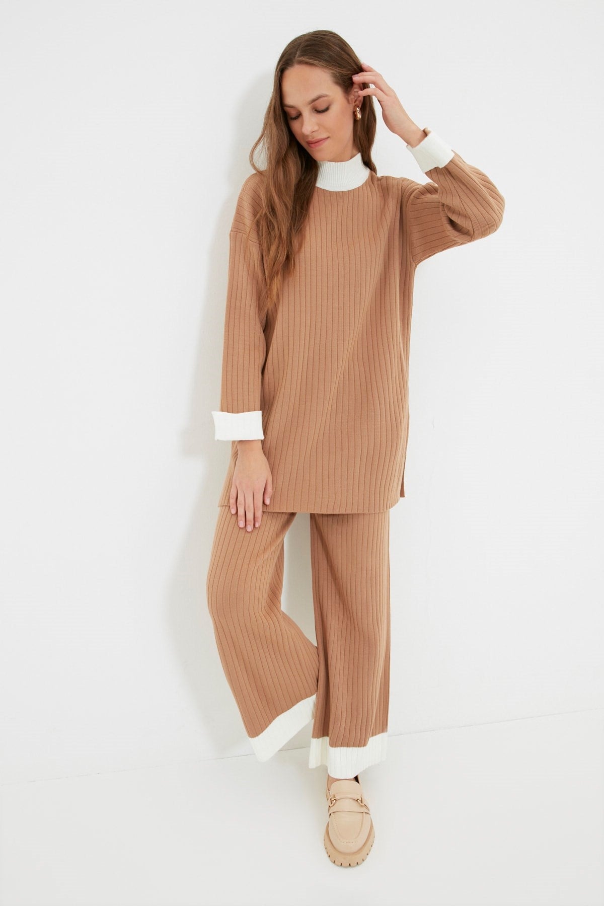 Camel Round Neck Color Block Ribbed Sweatshirt-pants Knitwear Suit Tctaw22us0080