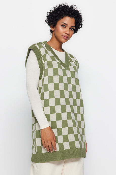 Mint V Neck Checkered Knitwear Sweater Tctaw24uv00007