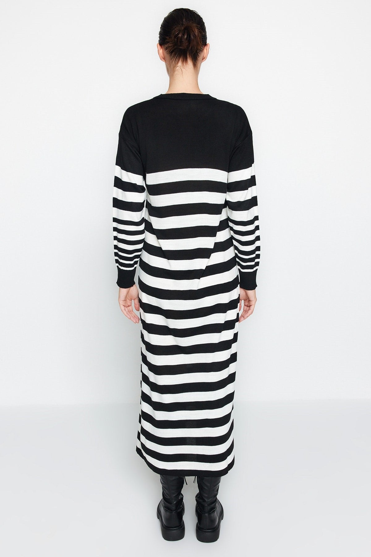 Black And White Striped Long Knitwear Dress Tctaw24eb00020