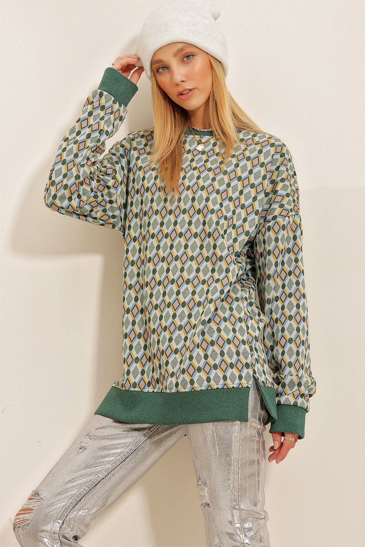 Women's Green Crew Neck Ethnic Pattern Slit Sweatshirt Alc-x10878