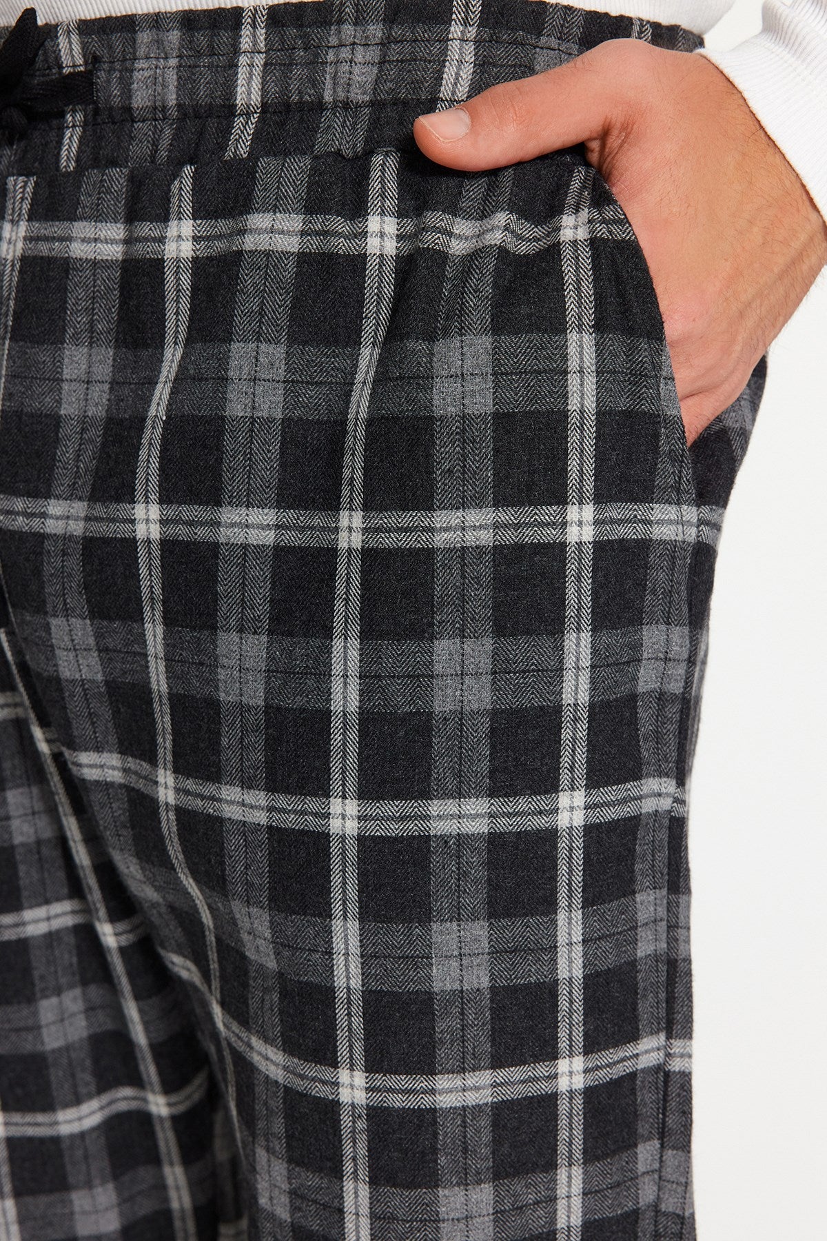 Mens Black Plaid Regular Fit Woven Pajama Bottoms Tmnaw24pj00015