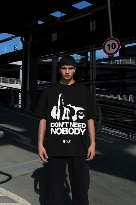 Nobody Trust Printed Black Oversize T-shirt Flaw-064-005-028