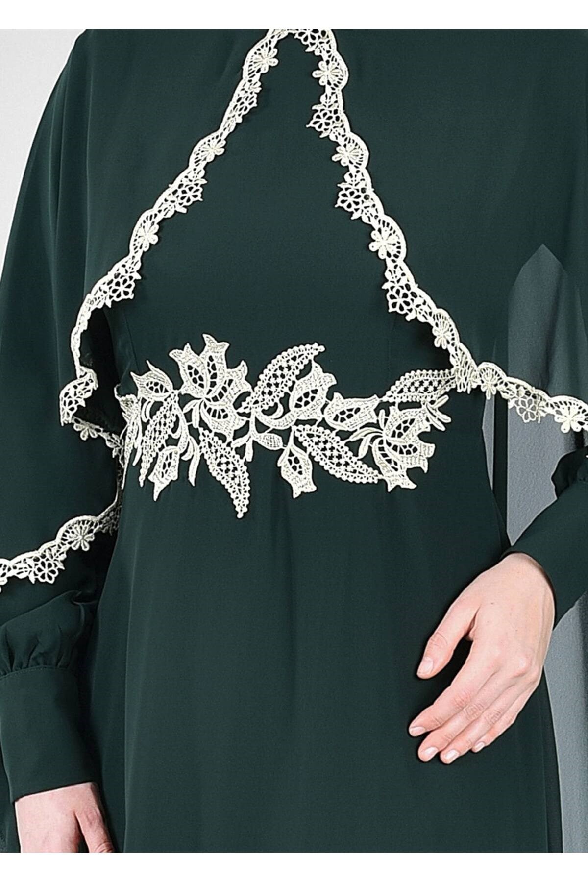 Women's Emerald T 52436 Fy Collection-lace Detailed Caped Evening Dress 17ynml052436