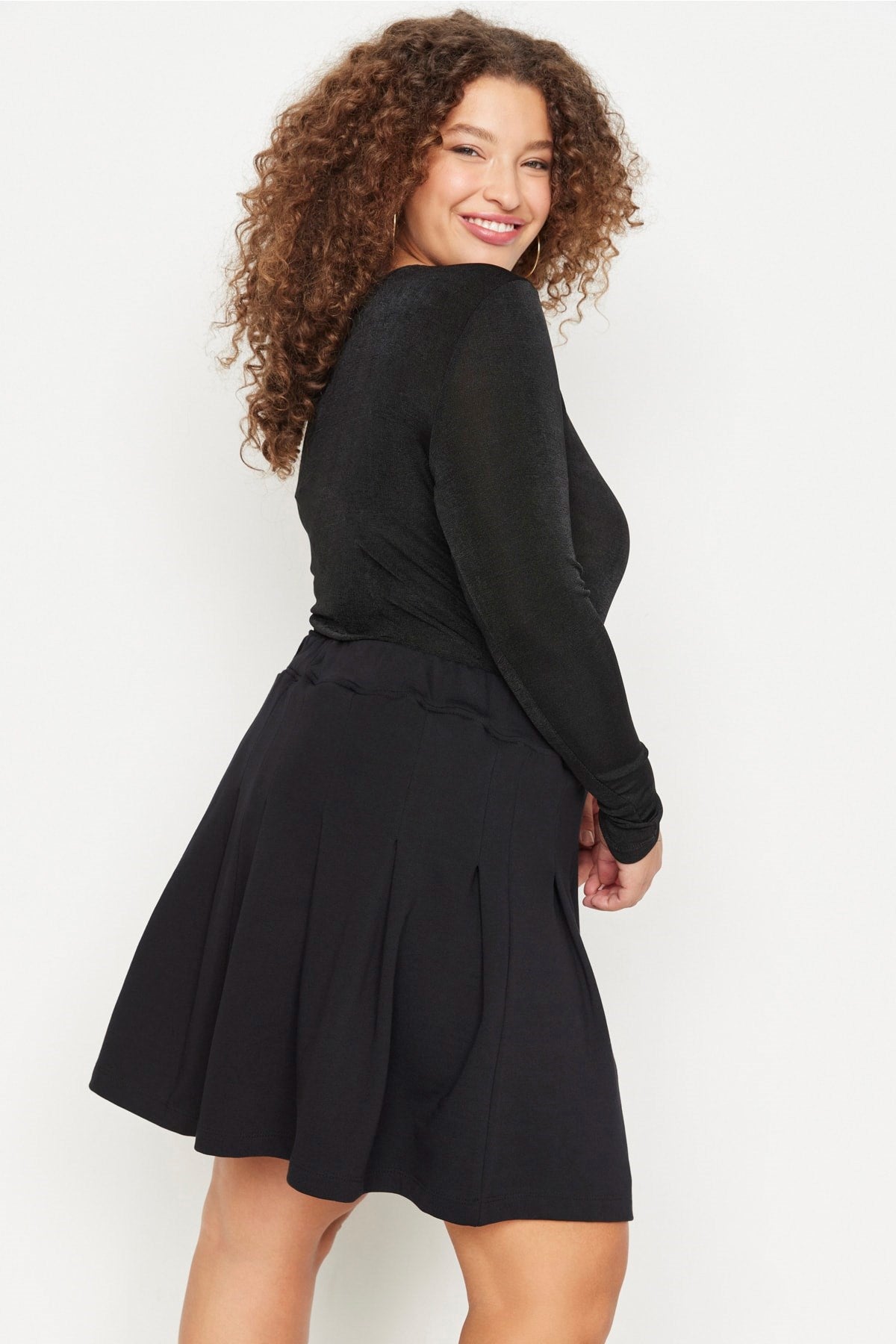 Black Knitted Pleated Skirt Tbbaw23az00051