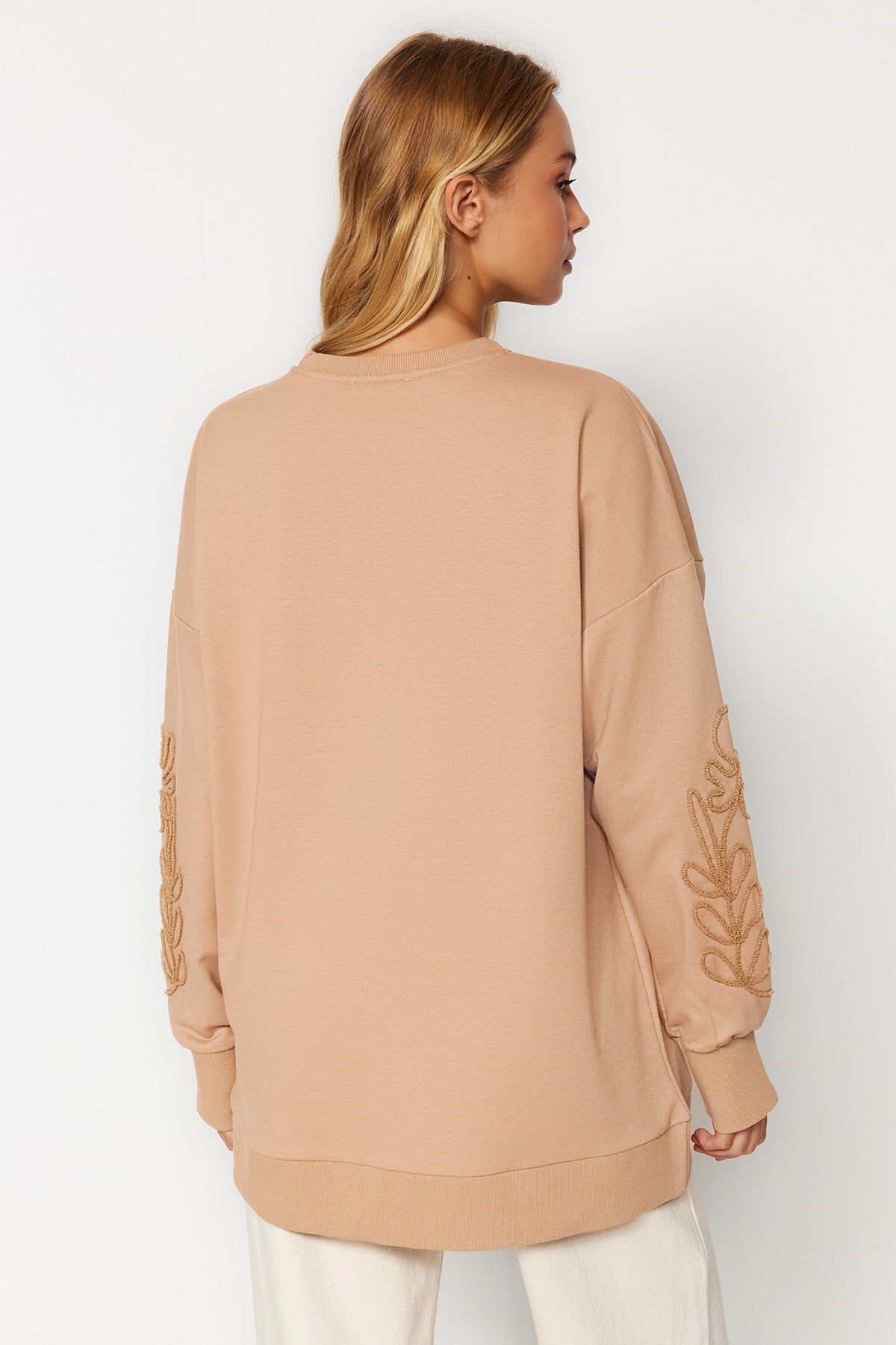 Camel Casual Cut Sleeves Embroidered Knitted Sweatshirt Tctaw24tw00009