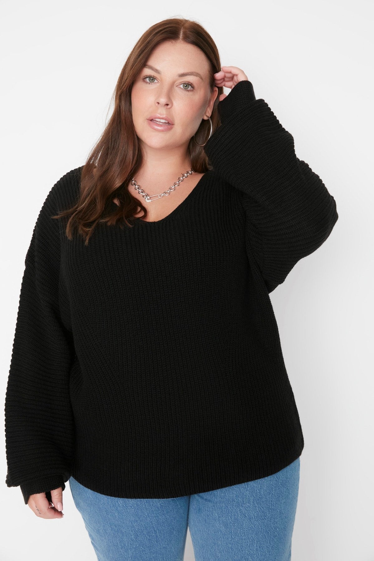 Black V Neck Low Shoulder Knitwear Sweater Tbbaw23an00118