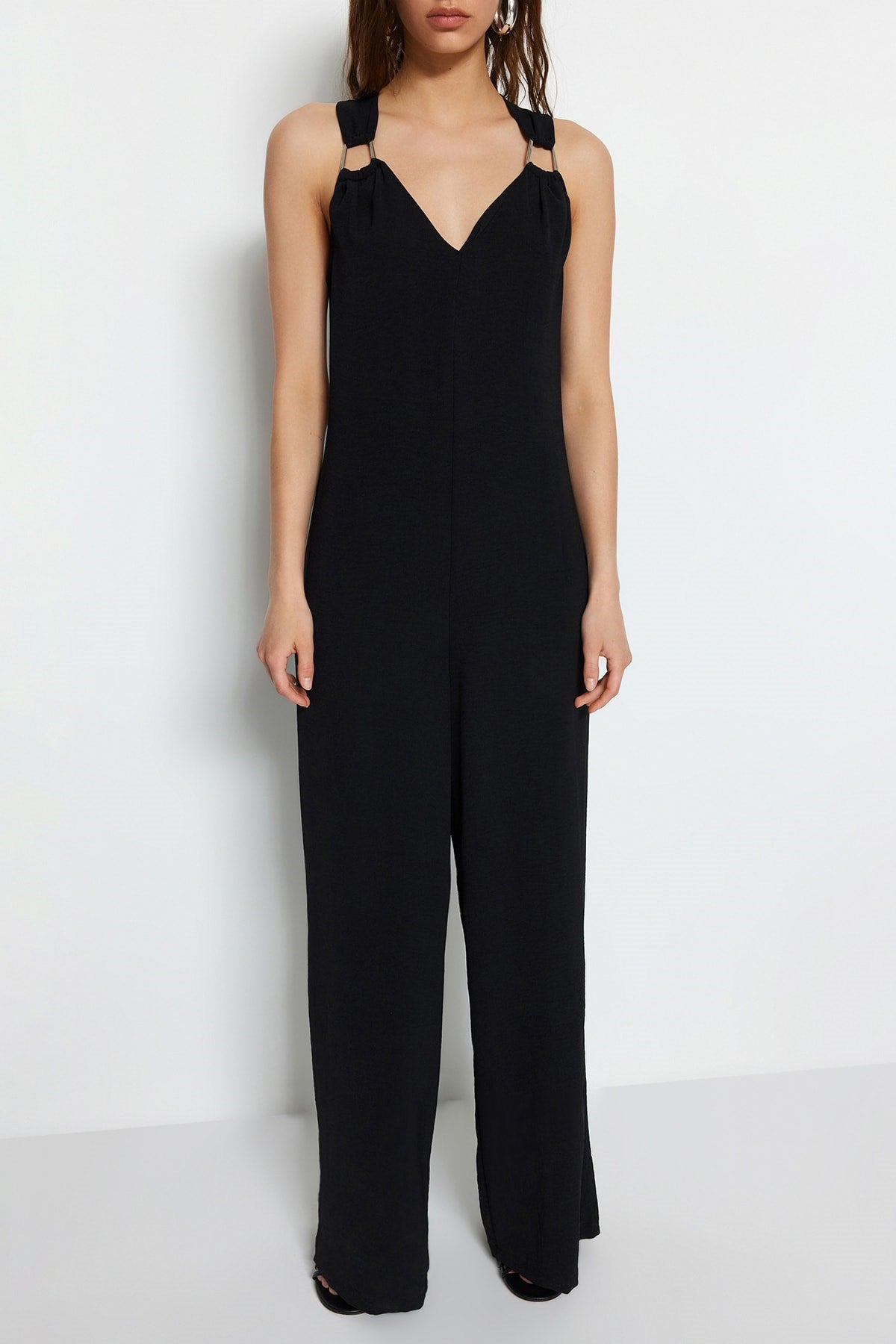 Black Woven V Neck Accessory Detailed Long Jumpsuit Twoss23tu00184