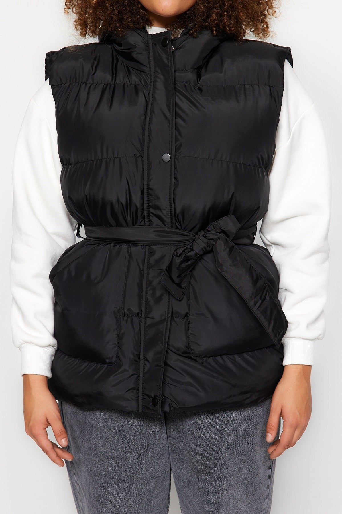 Black Belted Hooded Inflatable Vest Tbbaw24bh00000